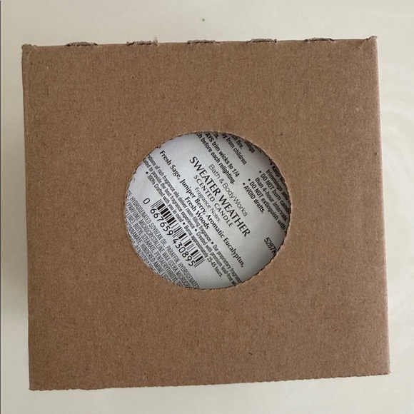 BATH & BODY WORKDS Bath 3 Wick Sweater Weather Candle - Picture 6 of 8